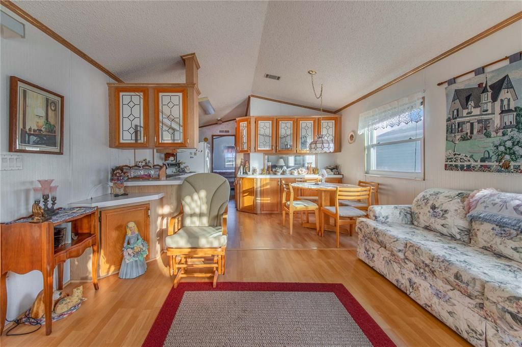 For Sale: $120,000 (2 beds, 2 baths, 546 Square Feet)