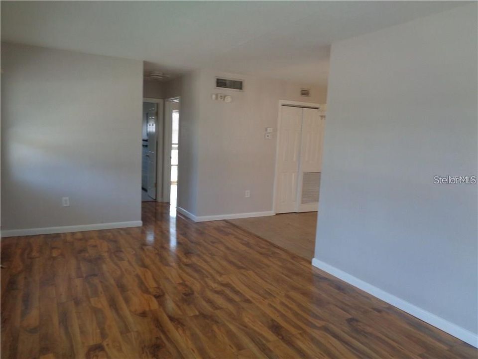 For Rent: $1,500 (3 beds, 2 baths, 1398 Square Feet)