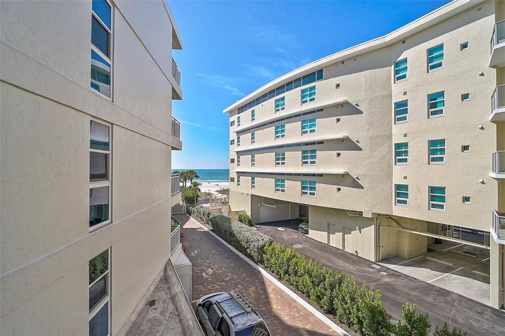 For Sale: $929,000 (2 beds, 2 baths, 1215 Square Feet)