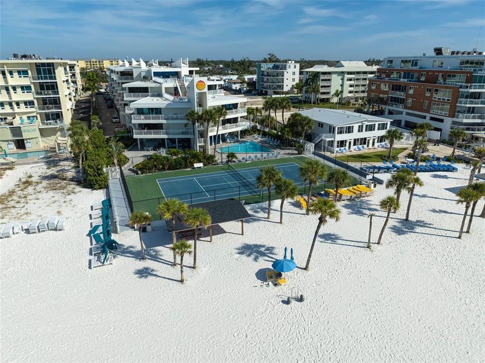 For Sale: $929,000 (2 beds, 2 baths, 1215 Square Feet)