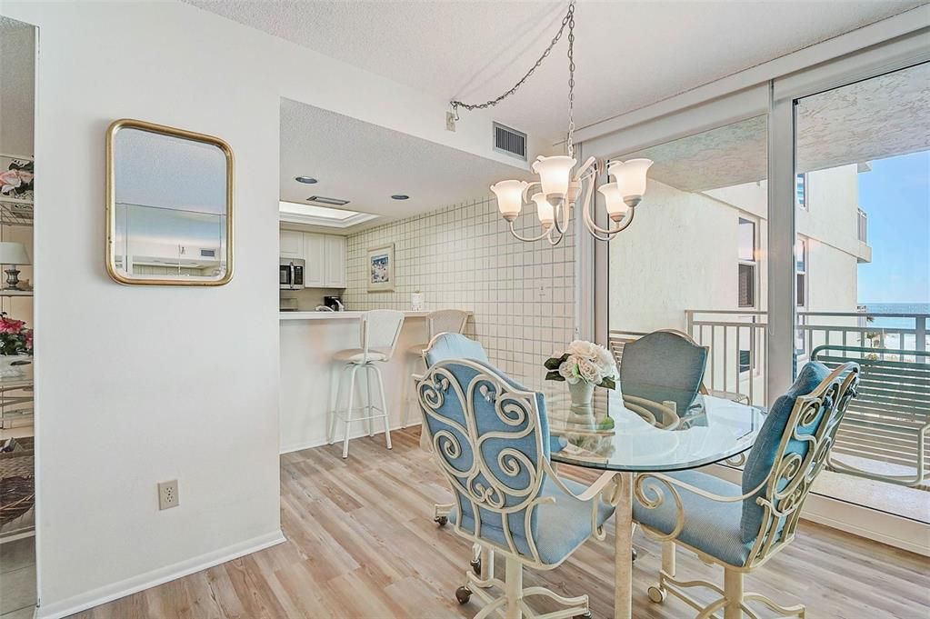 For Sale: $929,000 (2 beds, 2 baths, 1215 Square Feet)