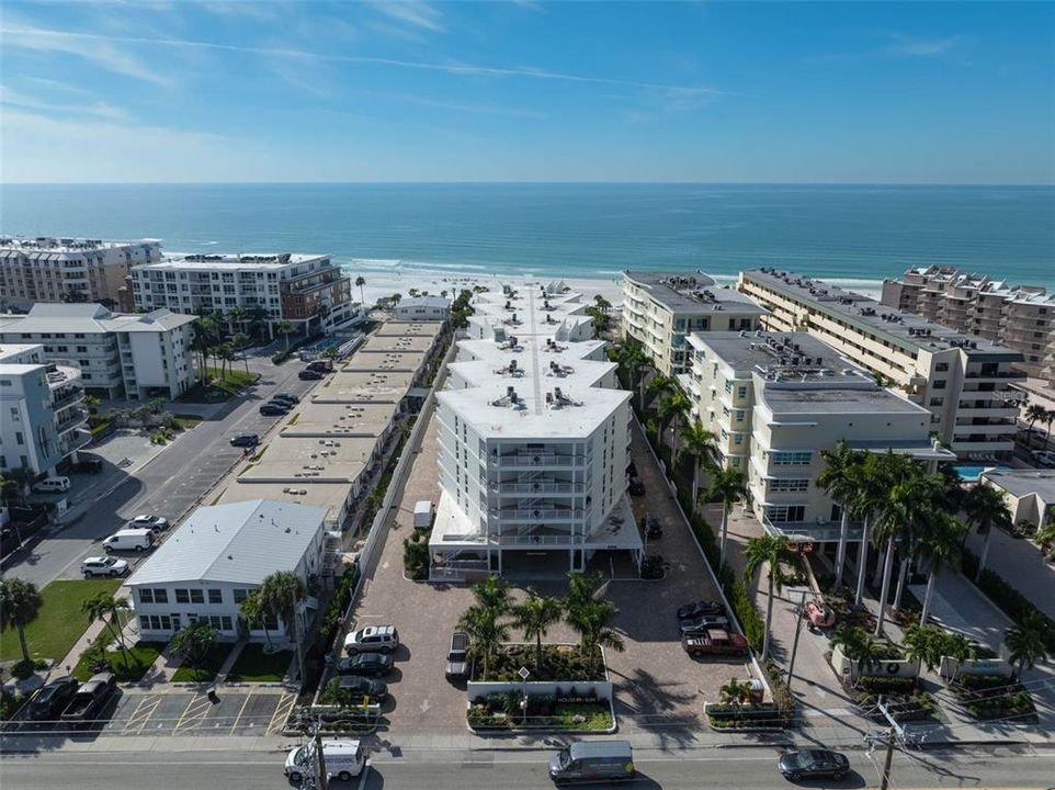 For Sale: $929,000 (2 beds, 2 baths, 1215 Square Feet)