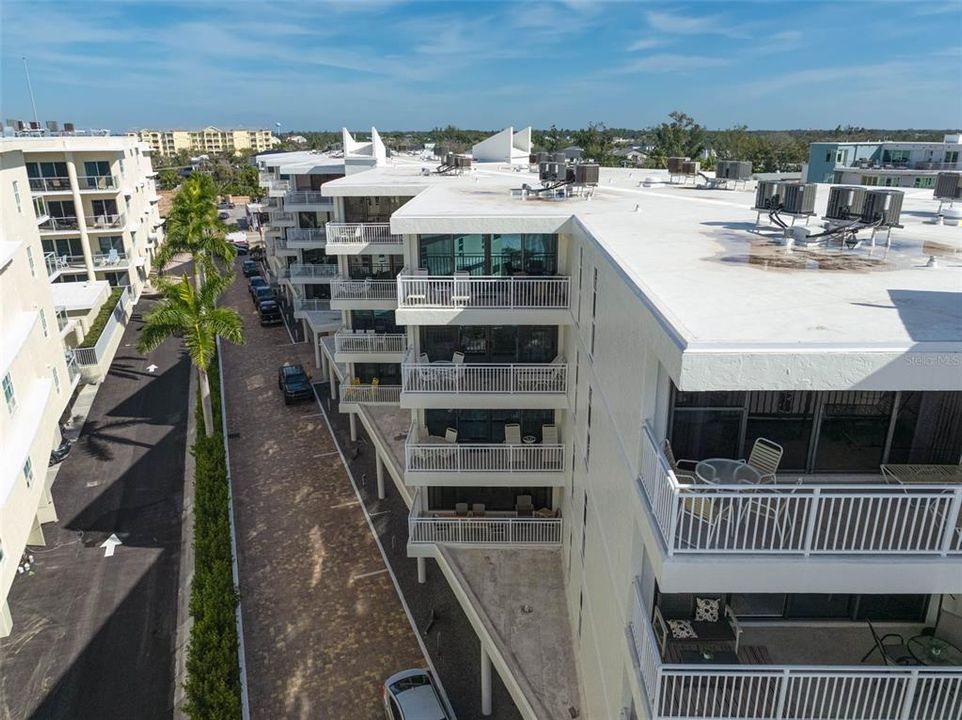 For Sale: $929,000 (2 beds, 2 baths, 1215 Square Feet)