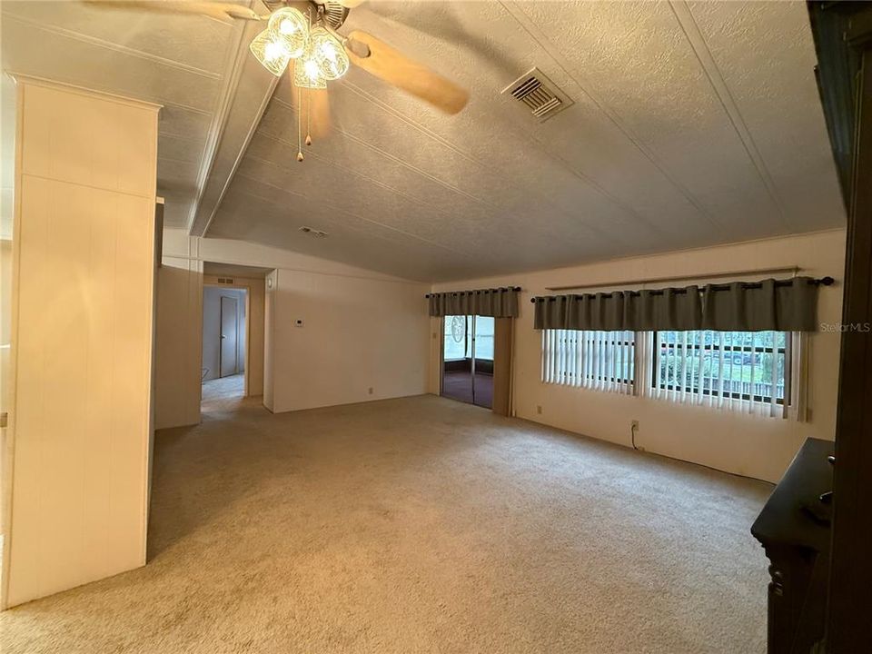 На продажу: $164,500 (3 спален, 2 ванн, 1352 Квадратных фут)