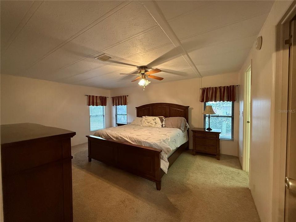 На продажу: $164,500 (3 спален, 2 ванн, 1352 Квадратных фут)