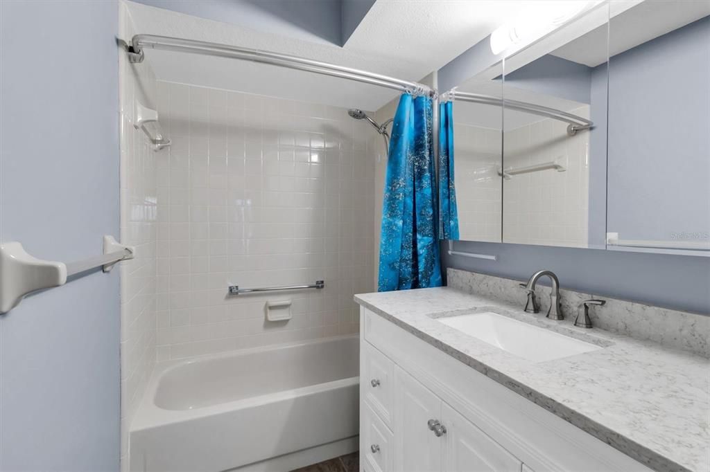 For Sale: $235,000 (2 beds, 2 baths, 1190 Square Feet)