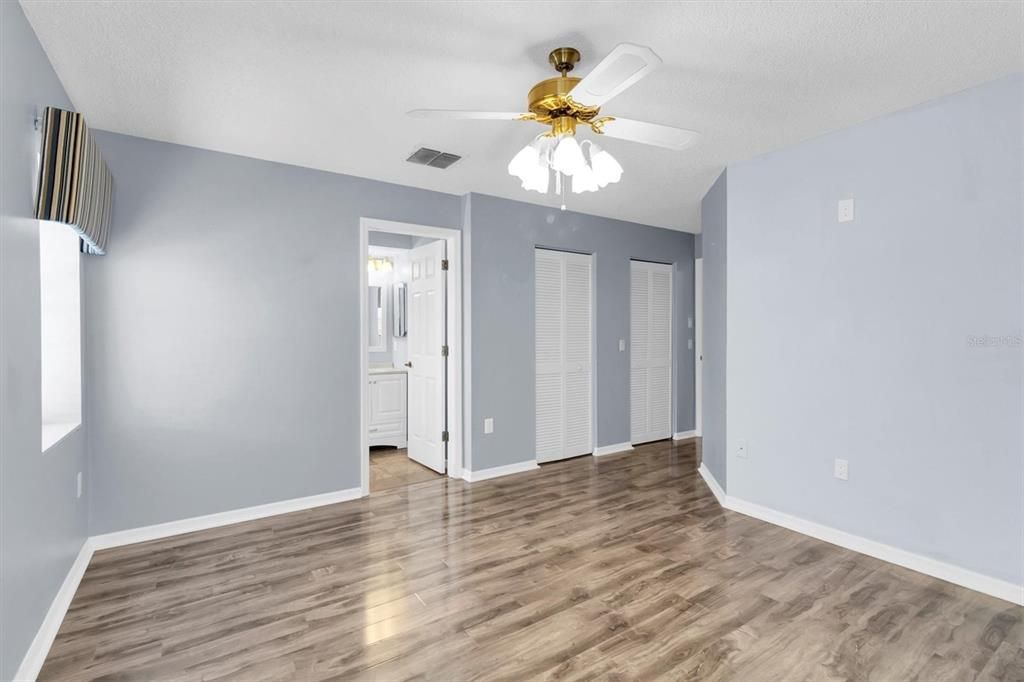 For Sale: $235,000 (2 beds, 2 baths, 1190 Square Feet)