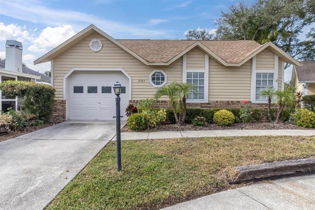 For Sale: $235,000 (2 beds, 2 baths, 1190 Square Feet)