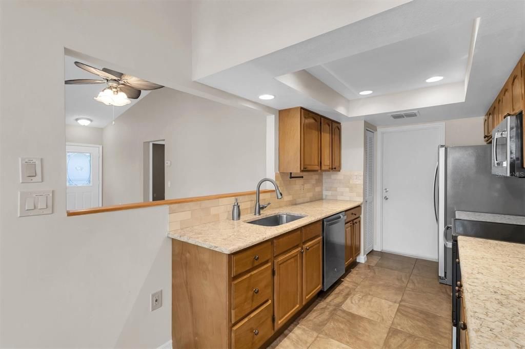 For Sale: $235,000 (2 beds, 2 baths, 1190 Square Feet)