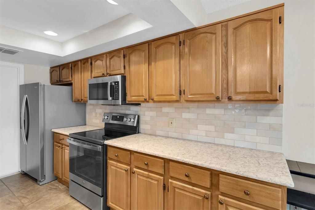 For Sale: $235,000 (2 beds, 2 baths, 1190 Square Feet)