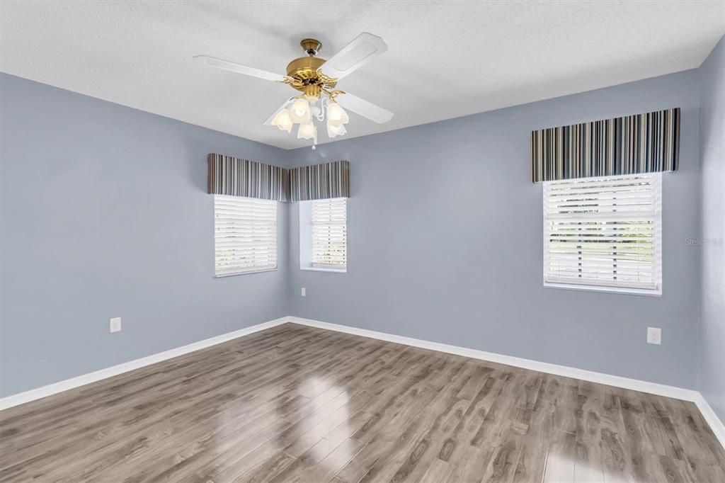 For Sale: $235,000 (2 beds, 2 baths, 1190 Square Feet)