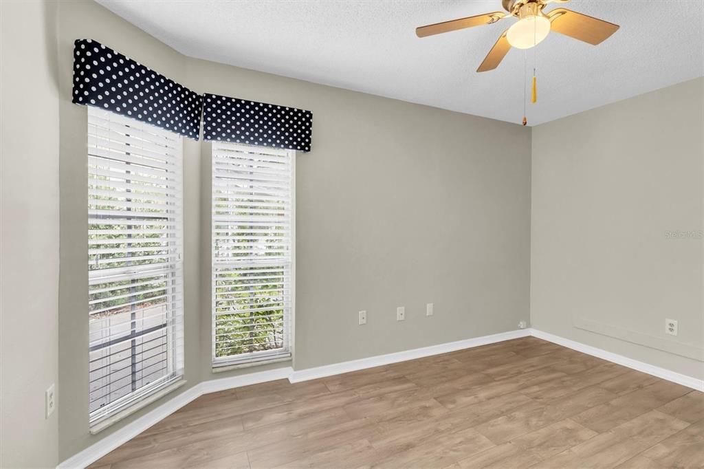 For Sale: $235,000 (2 beds, 2 baths, 1190 Square Feet)