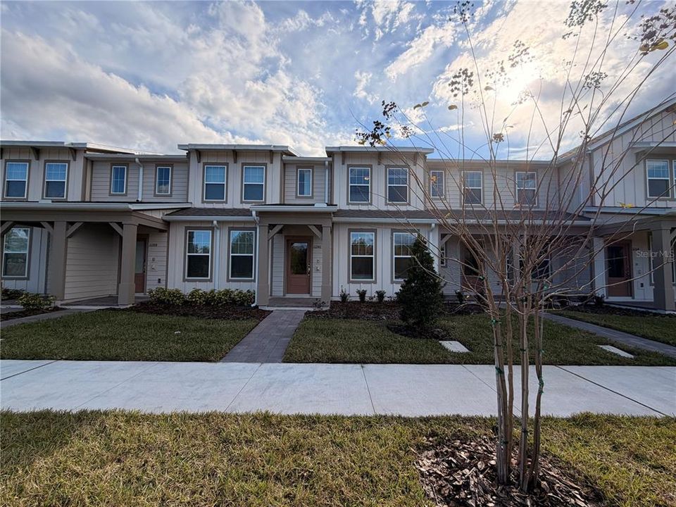 For Rent: $2,800 (3 beds, 2 baths, 1683 Square Feet)