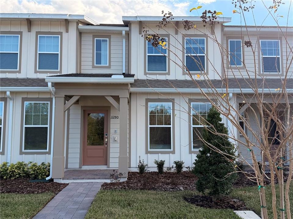 For Rent: $2,800 (3 beds, 2 baths, 1683 Square Feet)