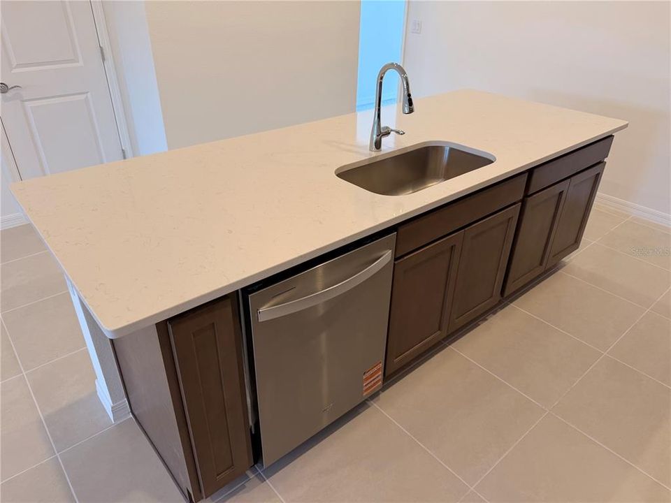 For Rent: $2,800 (3 beds, 2 baths, 1683 Square Feet)