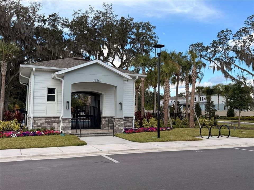 For Rent: $2,800 (3 beds, 2 baths, 1683 Square Feet)