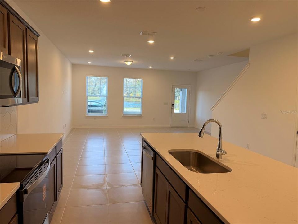 For Rent: $2,800 (3 beds, 2 baths, 1683 Square Feet)