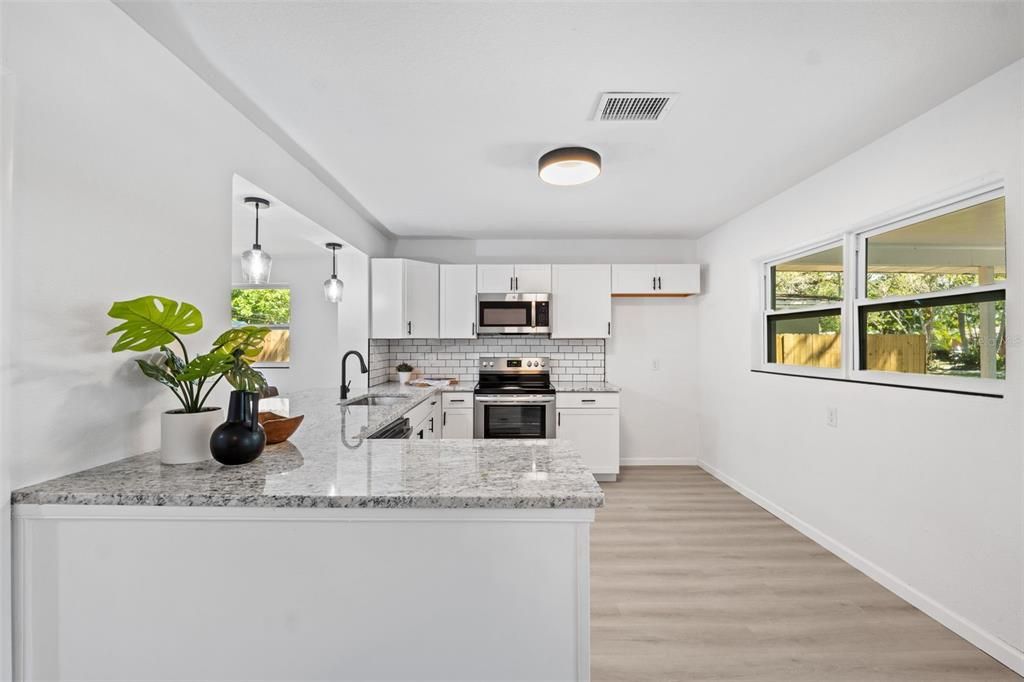 待售: $549,000 (3 贝兹, 2 浴室, 1924 平方英尺)