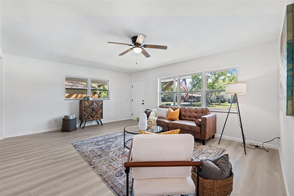 待售: $549,000 (3 贝兹, 2 浴室, 1924 平方英尺)