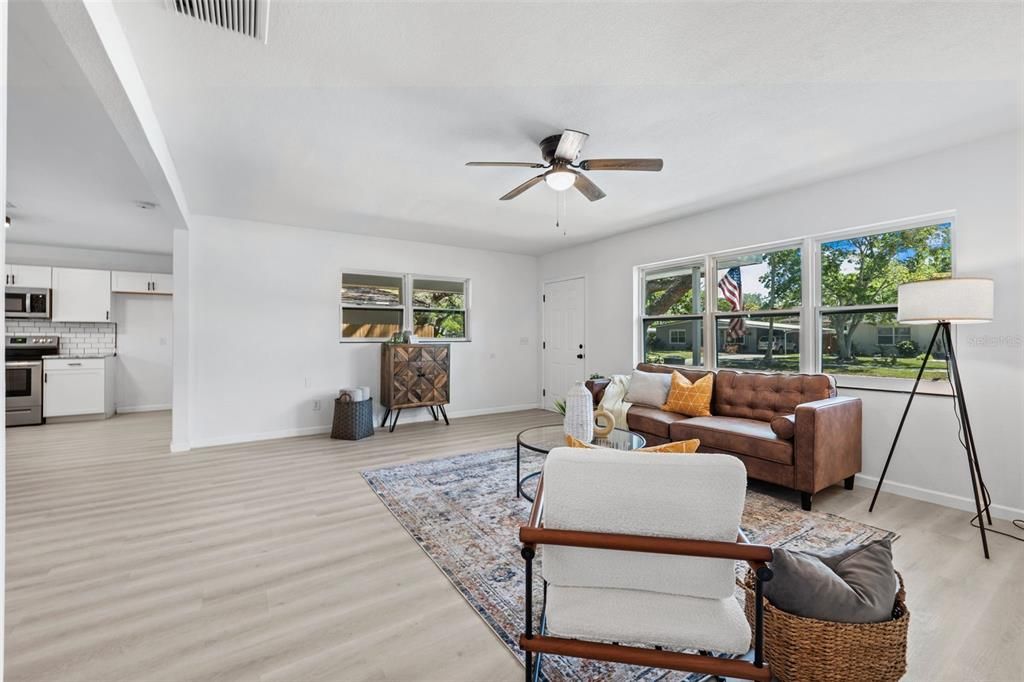 待售: $549,000 (3 贝兹, 2 浴室, 1924 平方英尺)