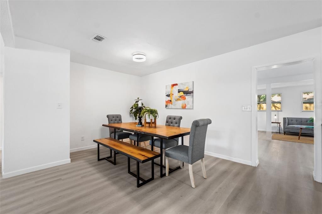 待售: $549,000 (3 贝兹, 2 浴室, 1924 平方英尺)