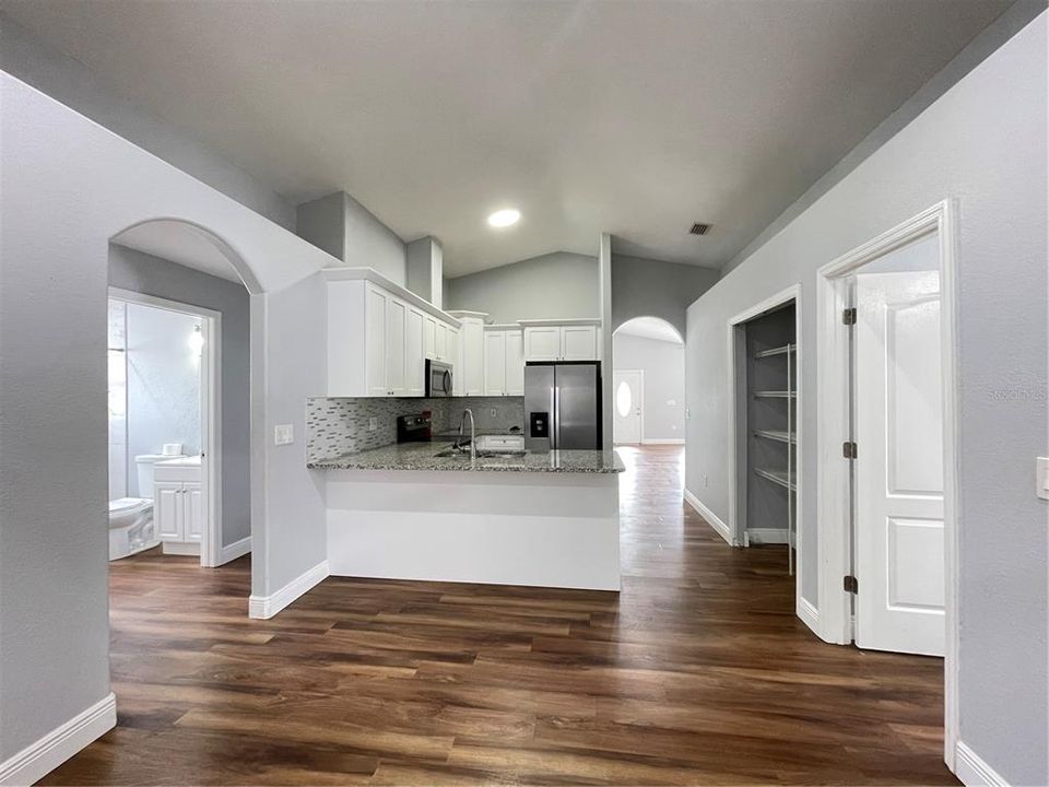 For Rent: $2,800 (3 beds, 2 baths, 1835 Square Feet)