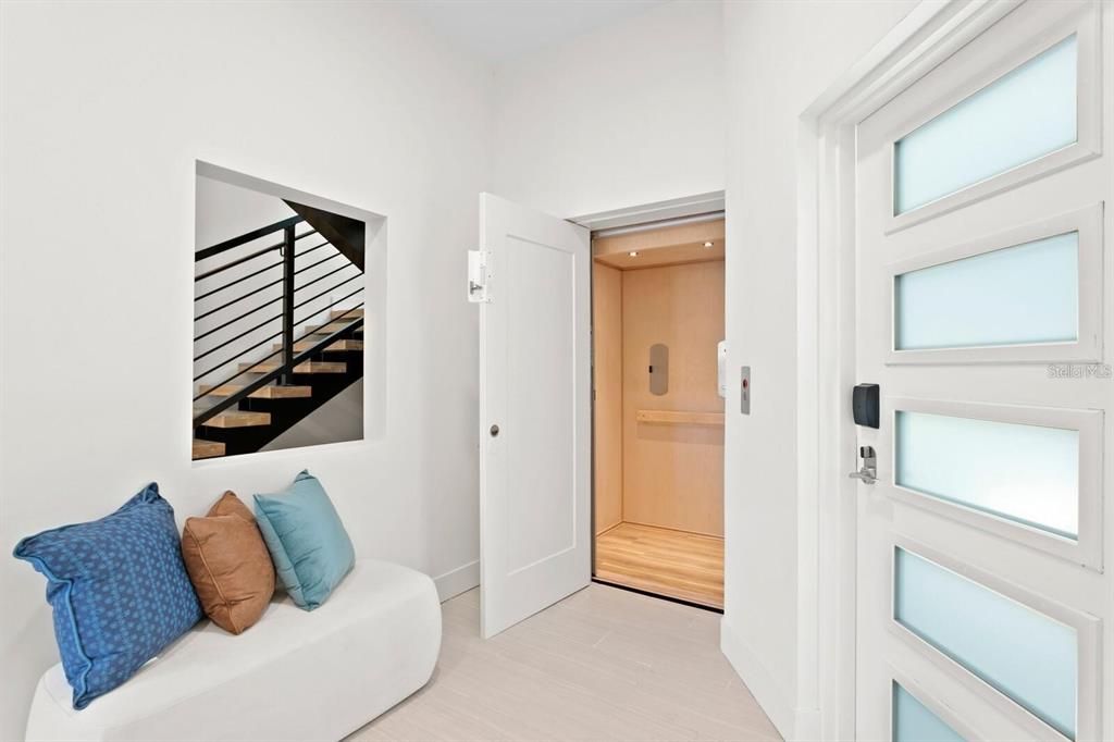 For Sale: $2,050,000 (3 beds, 3 baths, 3323 Square Feet)