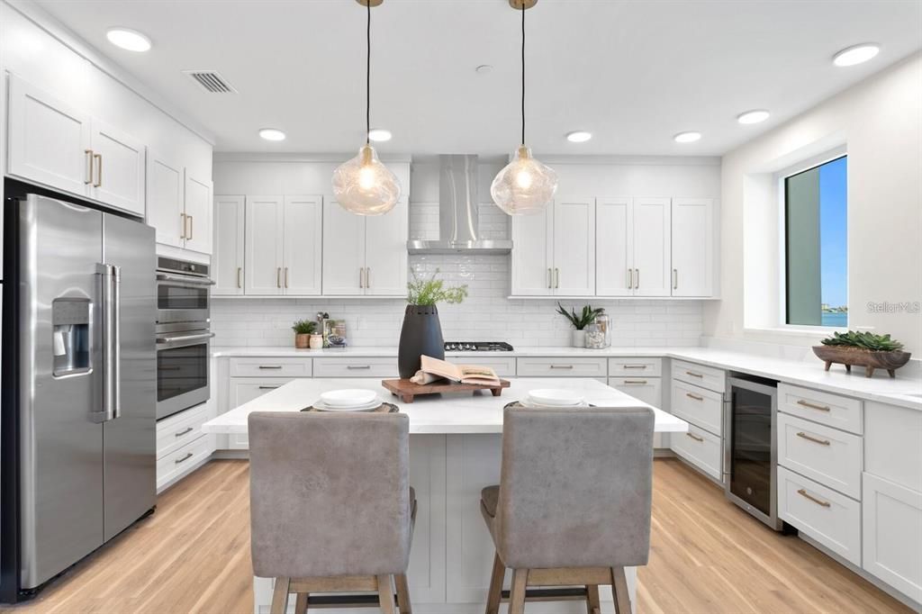 For Sale: $2,050,000 (3 beds, 3 baths, 3323 Square Feet)