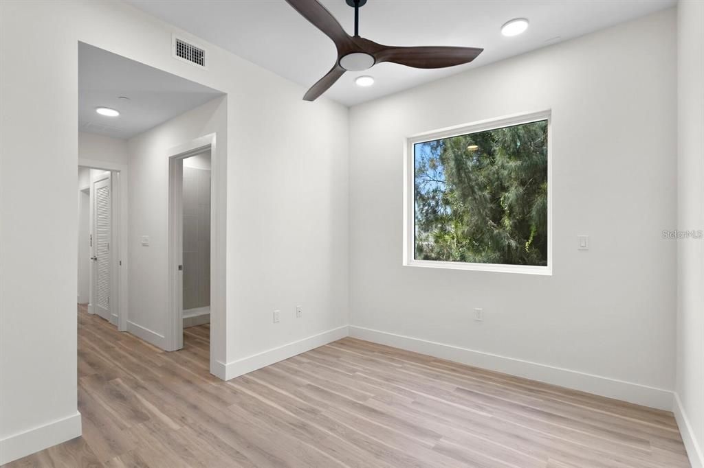 For Sale: $2,050,000 (3 beds, 3 baths, 3323 Square Feet)