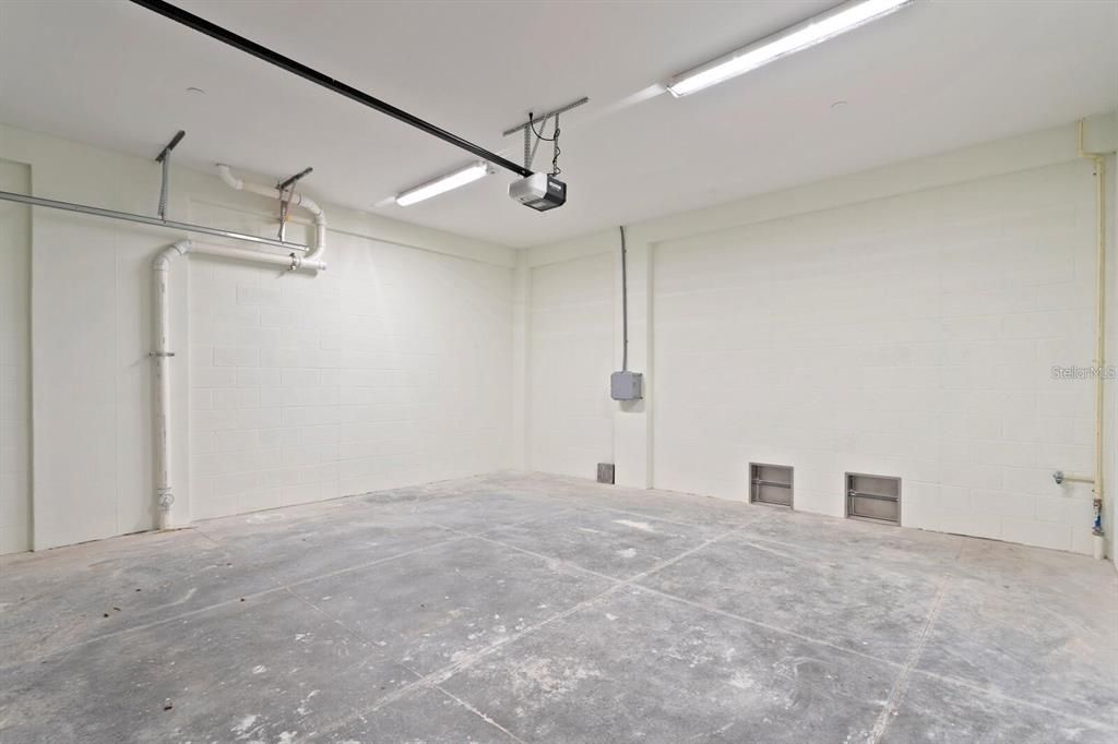 For Sale: $2,050,000 (3 beds, 3 baths, 3323 Square Feet)