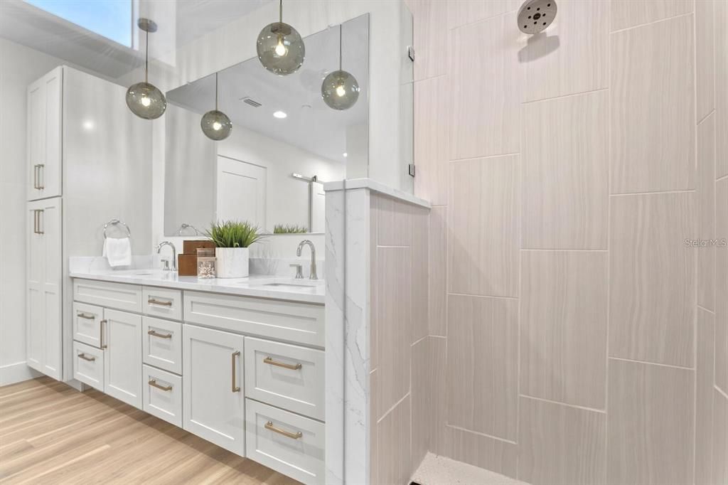 For Sale: $2,050,000 (3 beds, 3 baths, 3323 Square Feet)