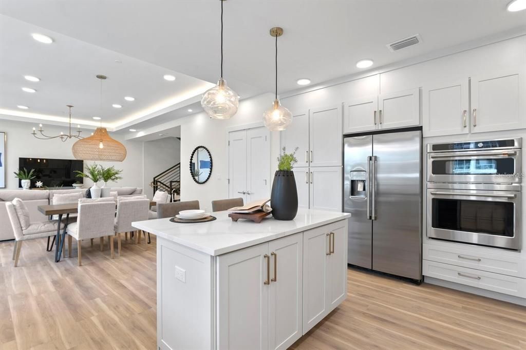 For Sale: $2,050,000 (3 beds, 3 baths, 3323 Square Feet)