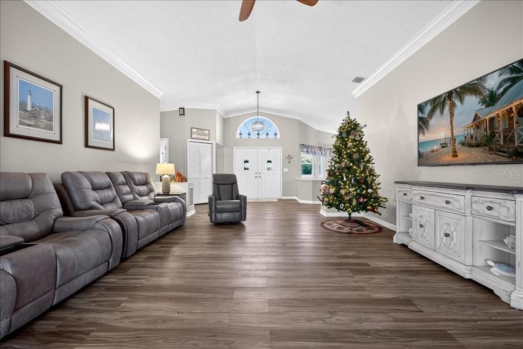 For Sale: $519,000 (3 beds, 2 baths, 2305 Square Feet)