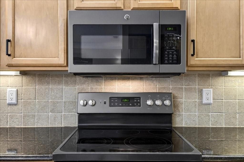 For Sale: $519,000 (3 beds, 2 baths, 2305 Square Feet)