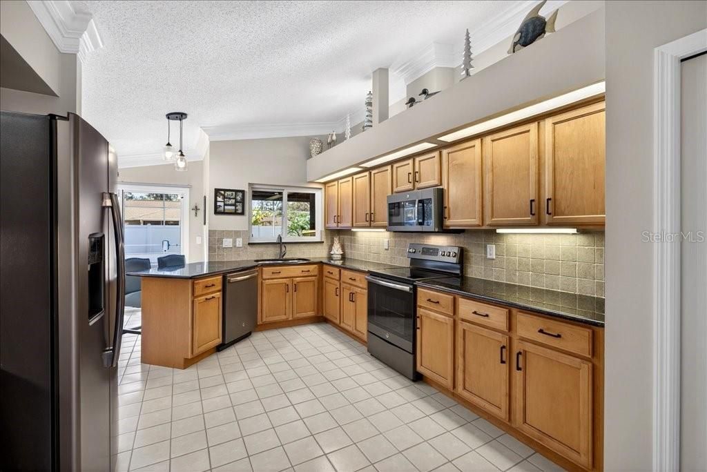 For Sale: $519,000 (3 beds, 2 baths, 2305 Square Feet)