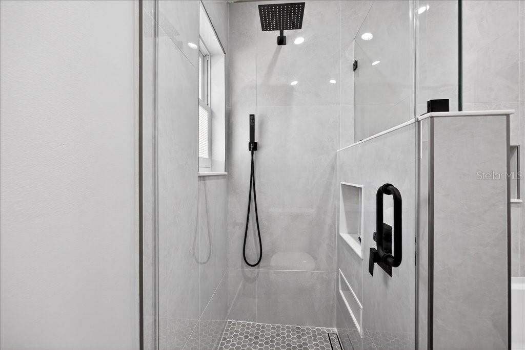 For Sale: $519,000 (3 beds, 2 baths, 2305 Square Feet)