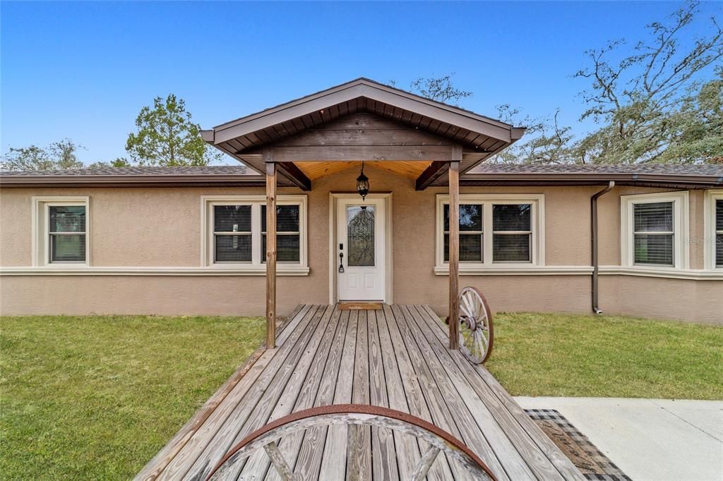 For Sale: $649,900 (3 beds, 2 baths, 1616 Square Feet)