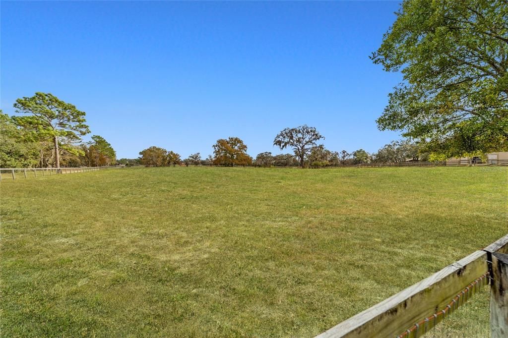 For Sale: $649,900 (3 beds, 2 baths, 1616 Square Feet)