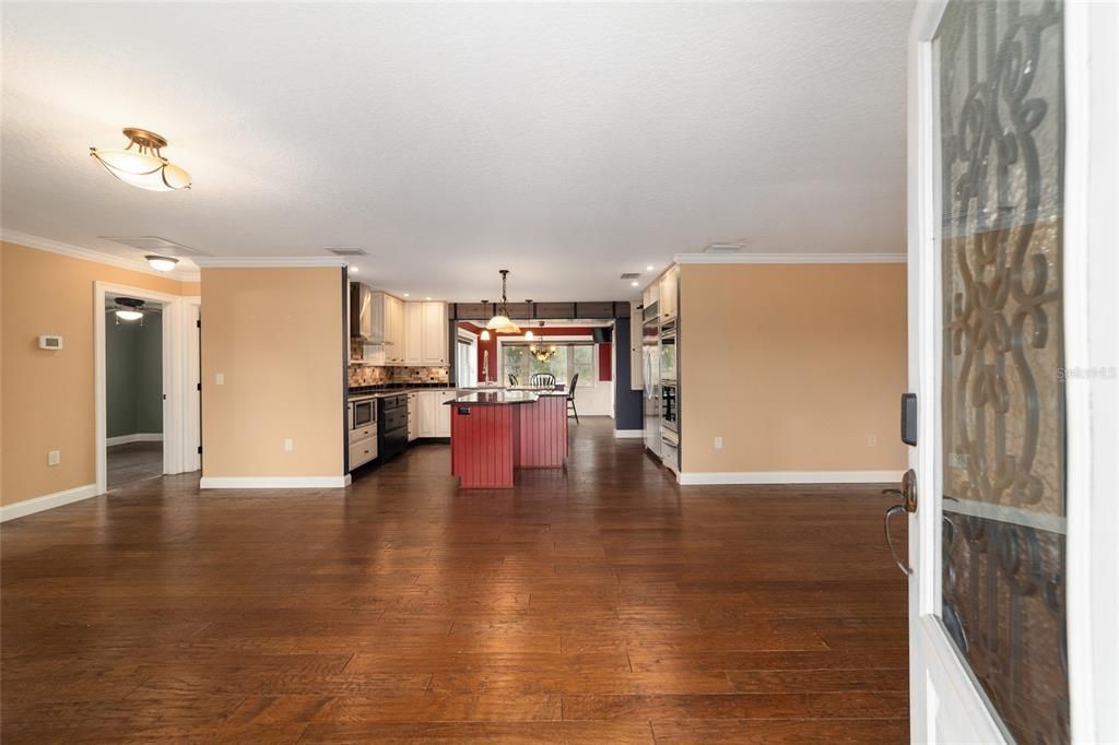 For Sale: $649,900 (3 beds, 2 baths, 1616 Square Feet)