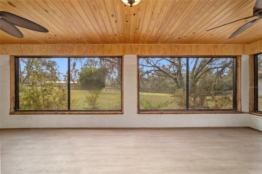 For Sale: $649,900 (3 beds, 2 baths, 1616 Square Feet)