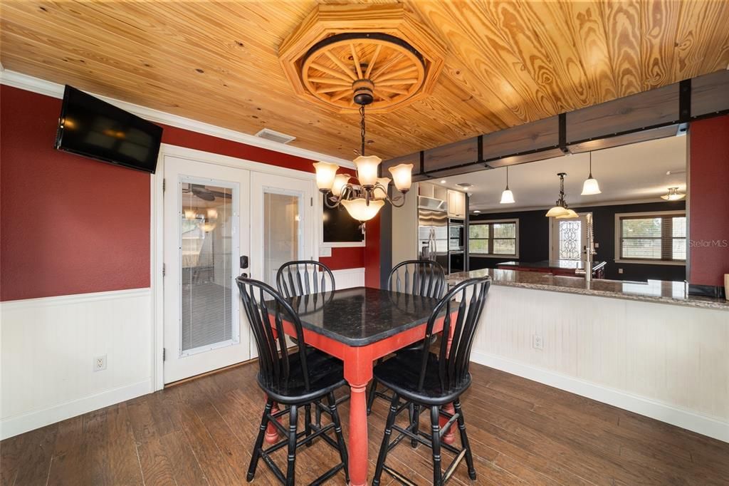 For Sale: $649,900 (3 beds, 2 baths, 1616 Square Feet)