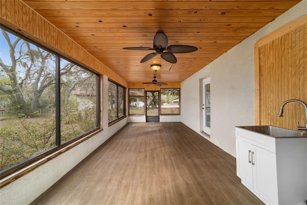 For Sale: $649,900 (3 beds, 2 baths, 1616 Square Feet)