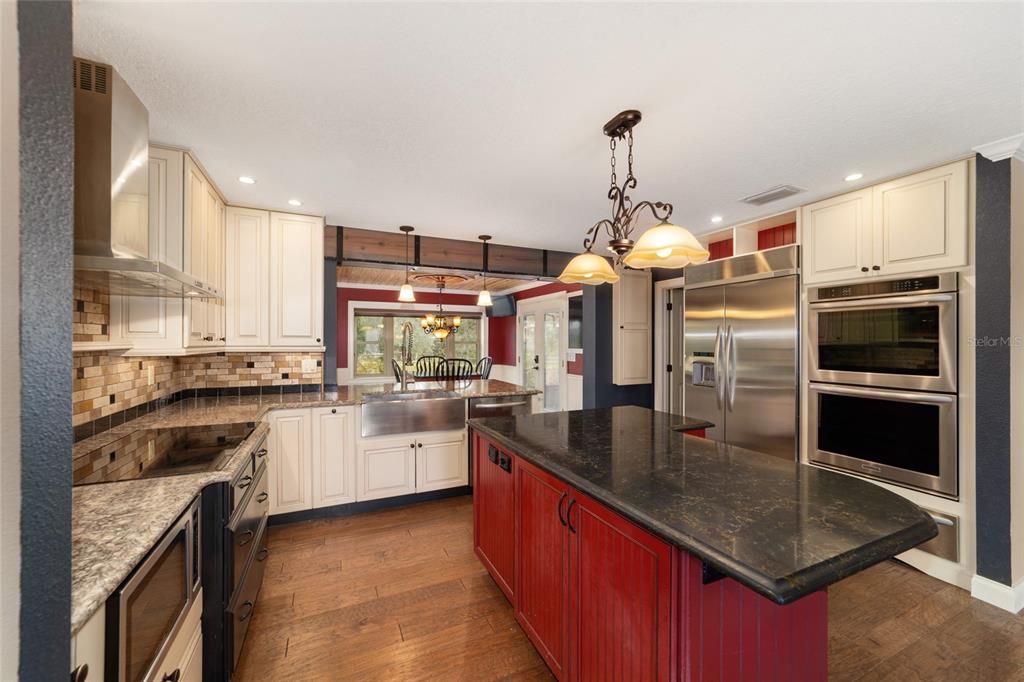 For Sale: $649,900 (3 beds, 2 baths, 1616 Square Feet)