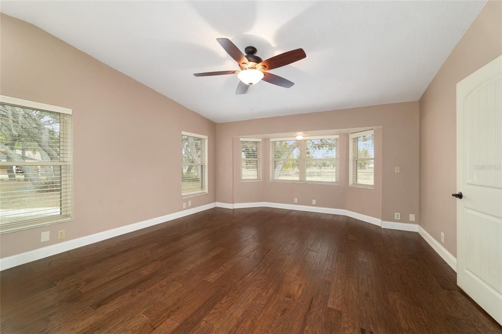 For Sale: $649,900 (3 beds, 2 baths, 1616 Square Feet)