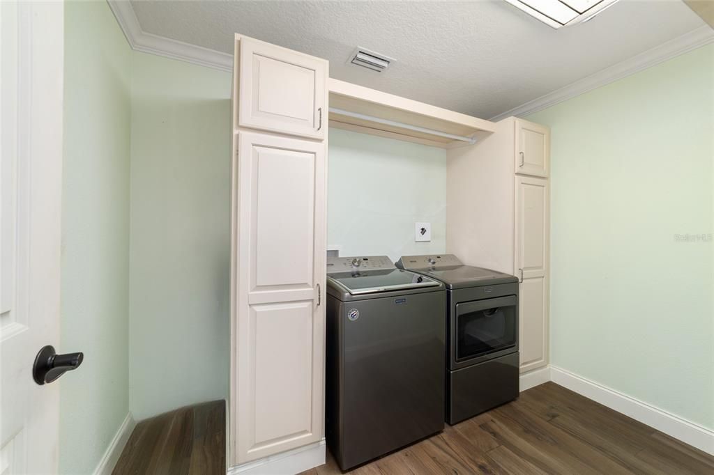 For Sale: $649,900 (3 beds, 2 baths, 1616 Square Feet)