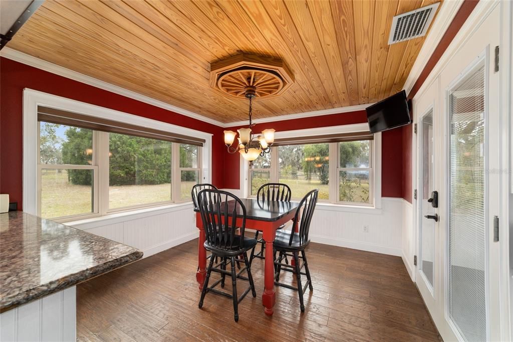 For Sale: $649,900 (3 beds, 2 baths, 1616 Square Feet)