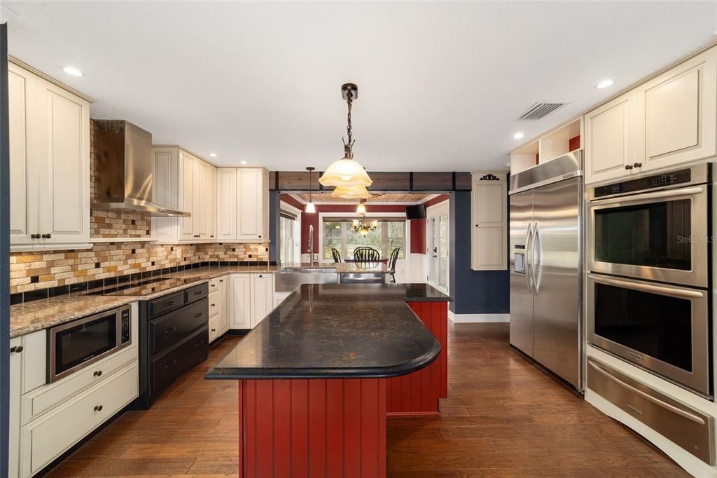 For Sale: $649,900 (3 beds, 2 baths, 1616 Square Feet)