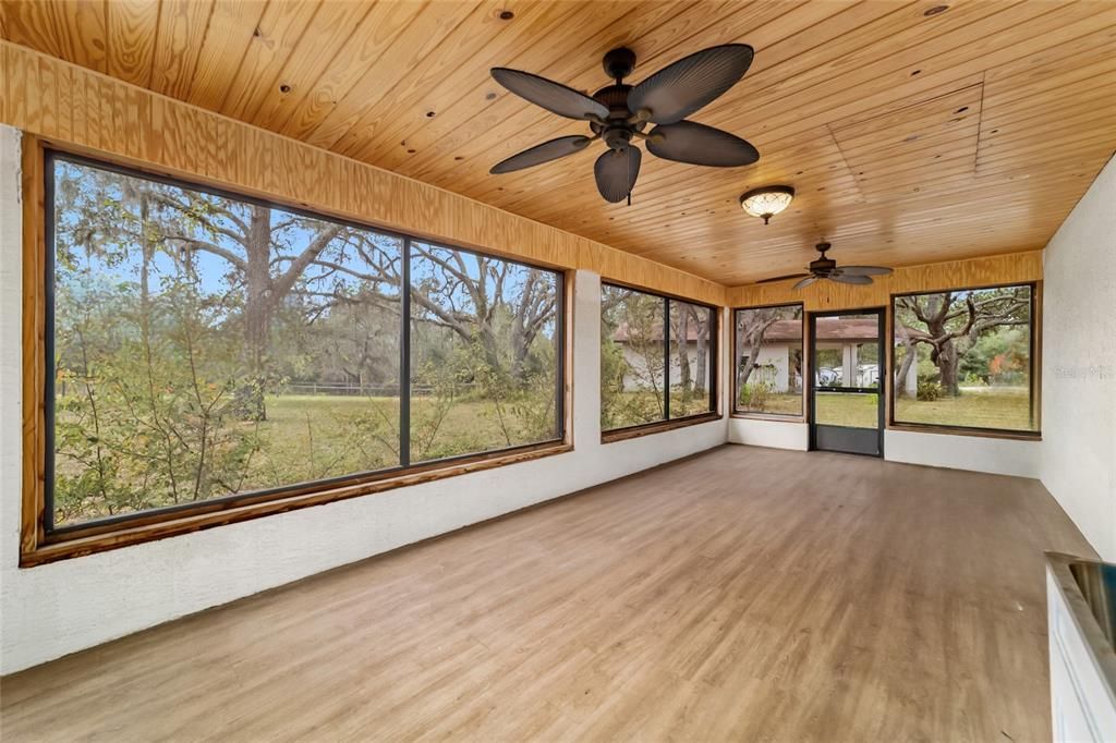 For Sale: $649,900 (3 beds, 2 baths, 1616 Square Feet)