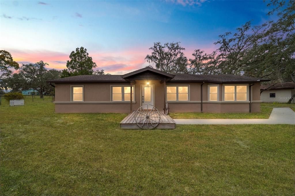 For Sale: $649,900 (3 beds, 2 baths, 1616 Square Feet)