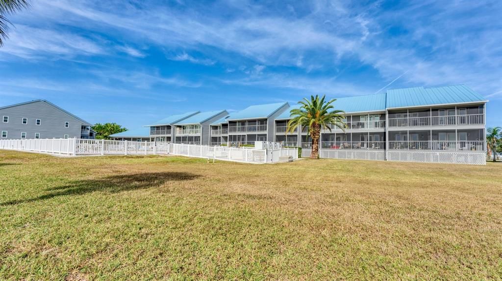 待售: $169,900 (1 贝兹, 1 浴室, 616 平方英尺)